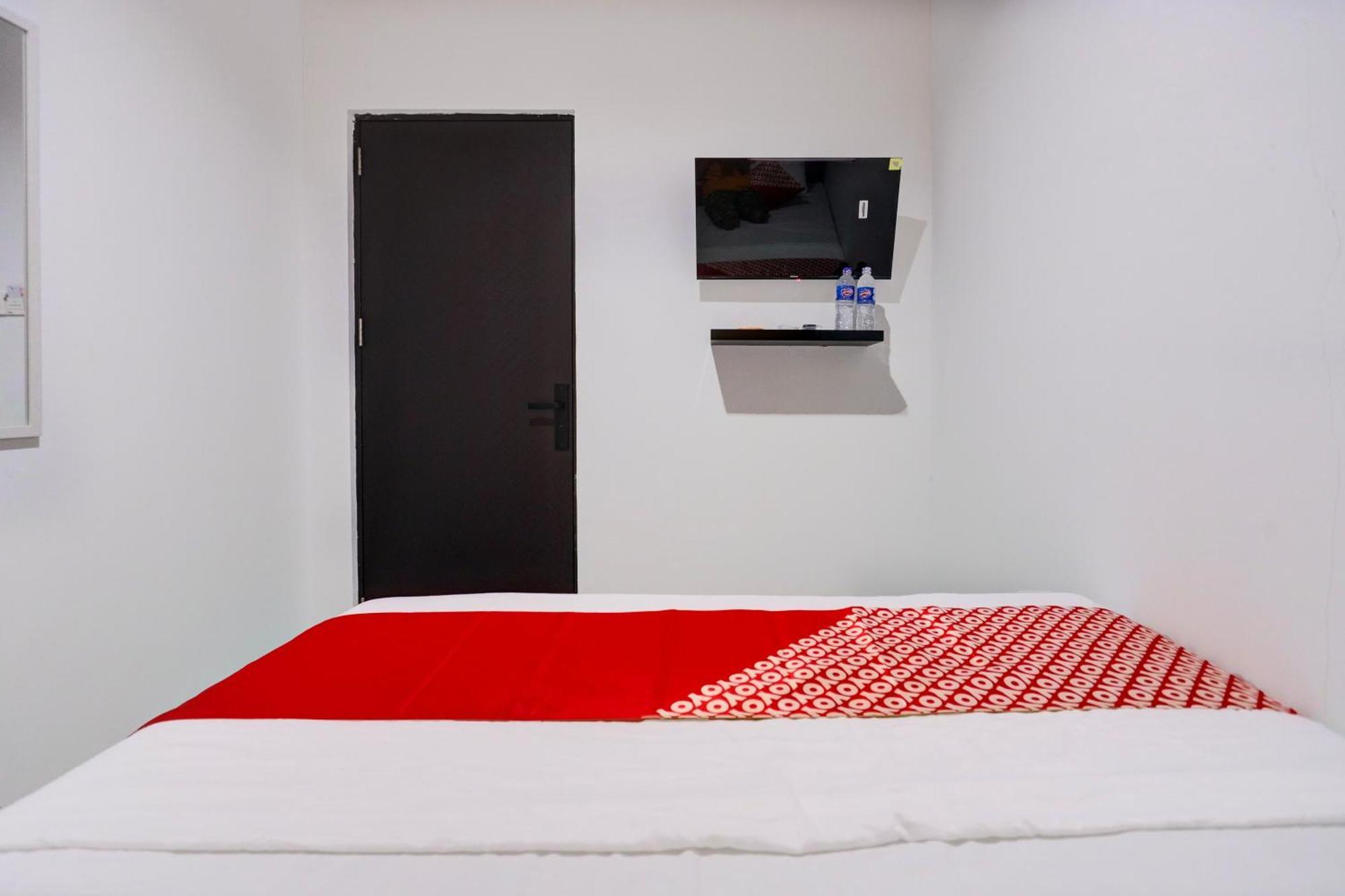 Super Oyo Capital O 93076 Batam Backpacker Guesthouse 2 Pembunuh Eksteriør bilde